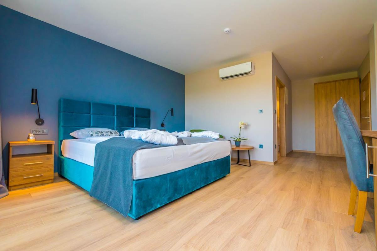 Hotel Delfin Lanterna Tar-Vabriga المظهر الخارجي الصورة