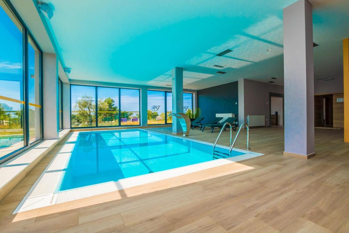 Hotel Delfin Lanterna Tar-Vabriga المظهر الخارجي الصورة