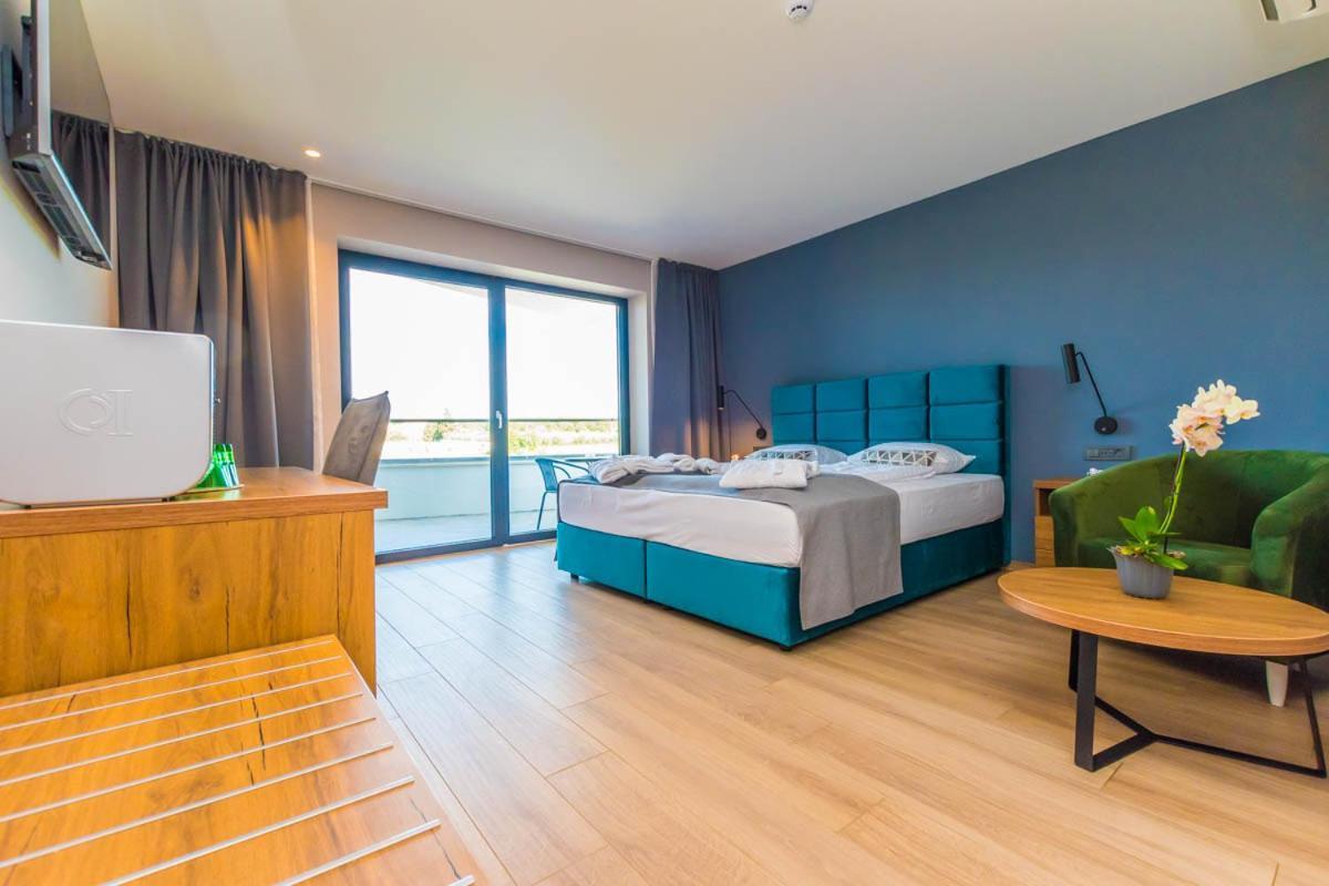 Hotel Delfin Lanterna Tar-Vabriga المظهر الخارجي الصورة