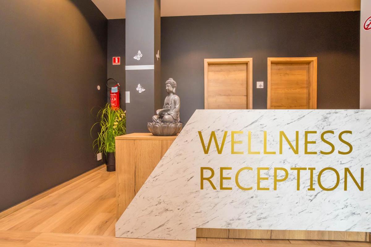 Hotel Delfin Lanterna Tar-Vabriga المظهر الخارجي الصورة
