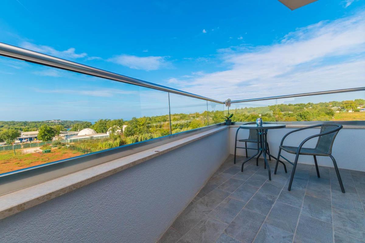Hotel Delfin Lanterna Tar-Vabriga المظهر الخارجي الصورة