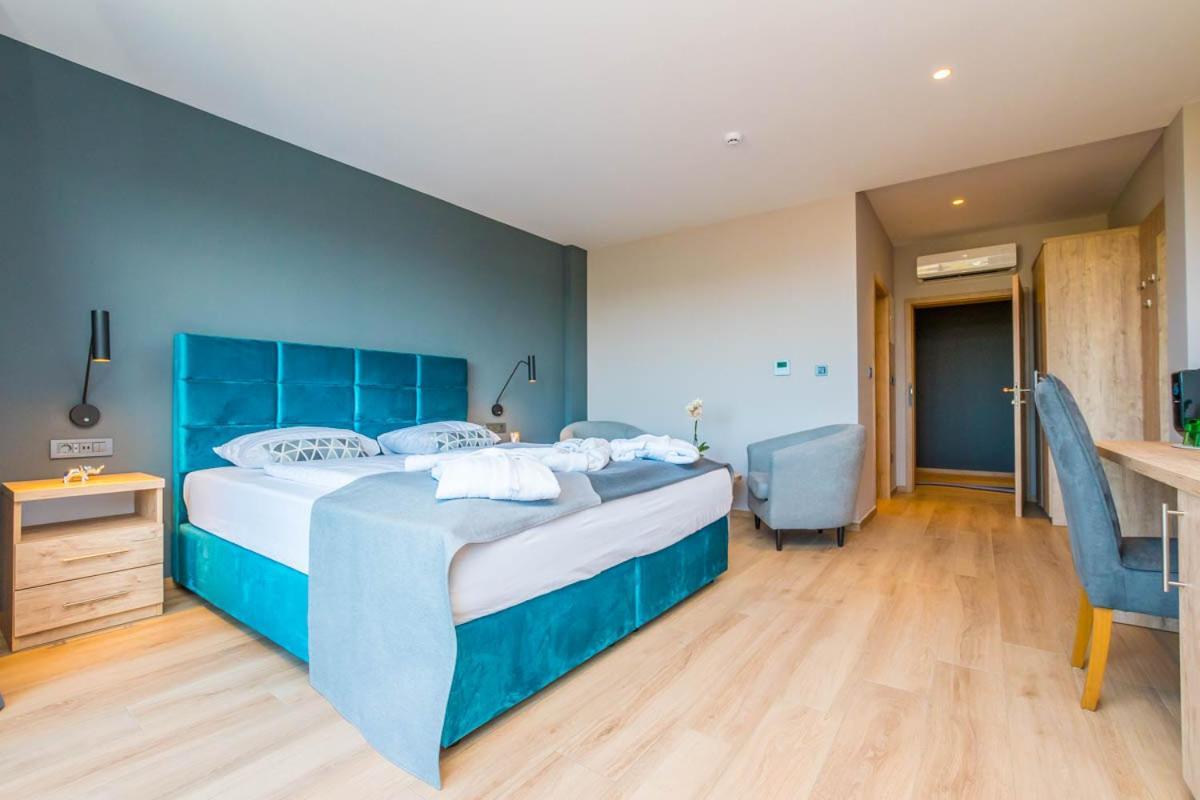 Hotel Delfin Lanterna Tar-Vabriga المظهر الخارجي الصورة