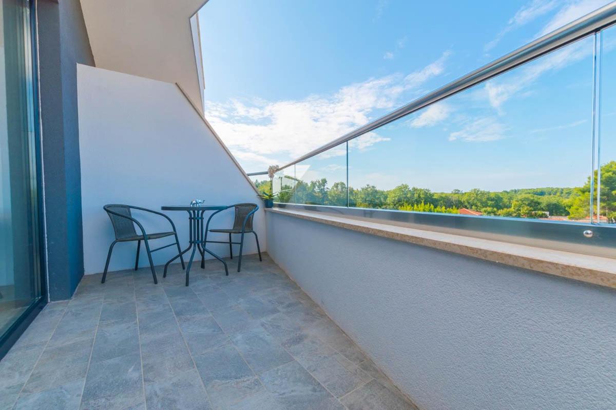 Hotel Delfin Lanterna Tar-Vabriga المظهر الخارجي الصورة