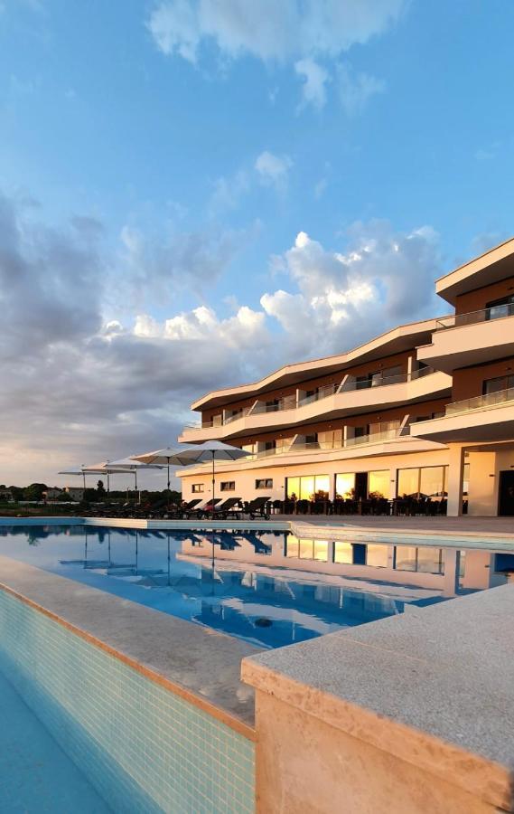 Hotel Delfin Lanterna Tar-Vabriga المظهر الخارجي الصورة